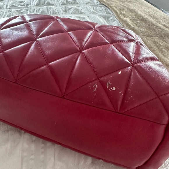 Red padded purse - Picture 4 of 6
